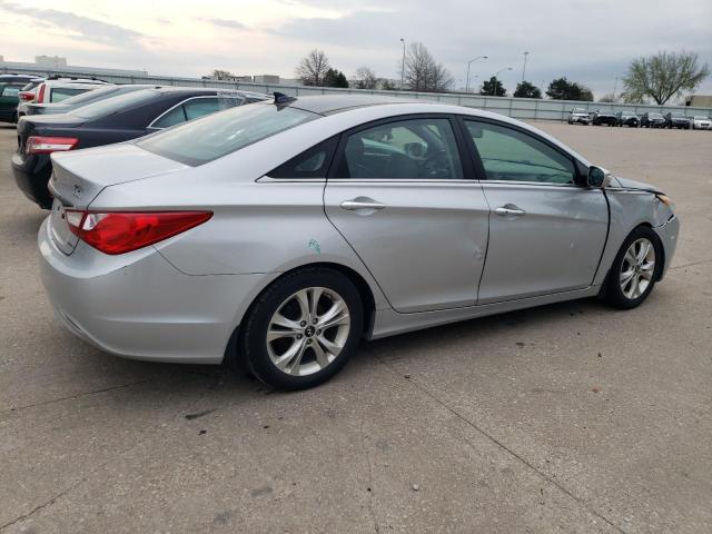 Photo 3 from auction – 2013 HYUNDAI SONATA SE with VIN 5NPEC4AC2DH562620