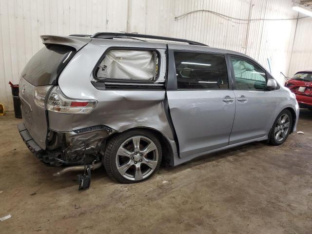 Photo 3 from auction – 2017 TOYOTA SIENNA SE with VIN 5TDXZ3DC0HS853176