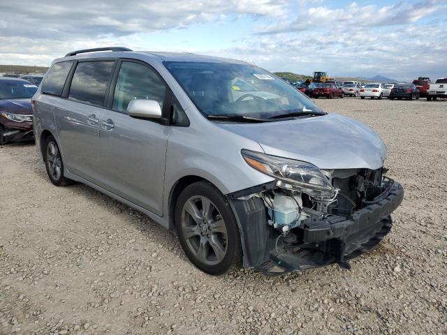 Photo 4 from auction – 2018 TOYOTA SIENNA SE with VIN 5TDXZ3DC7JS912374