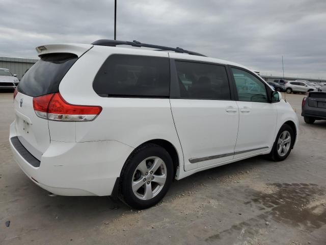 Photo 3 from auction – 2014 TOYOTA SIENNA LE with VIN 5TDKK3DC6ES525688