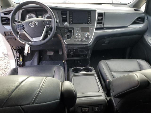 Photo 8 from auction – 2018 TOYOTA SIENNA SE with VIN 5TDXZ3DC7JS912374