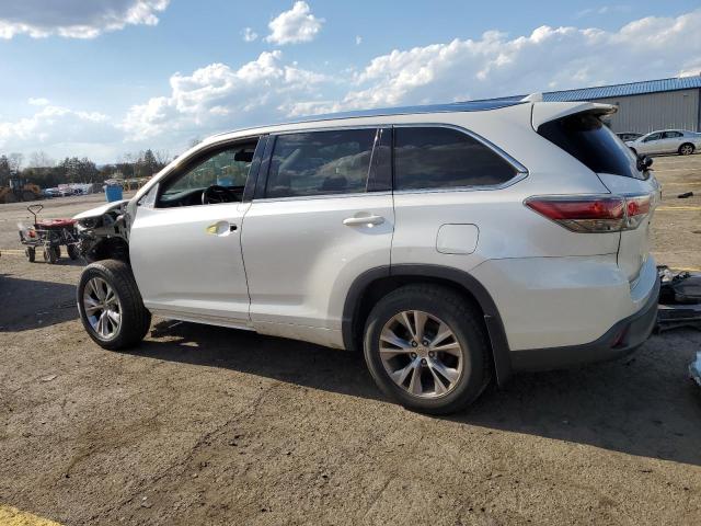 Photo 2 from auction – 2015 TOYOTA HIGHLANDER with VIN 5TDJKRFH2FS203123
