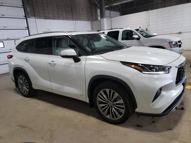 Photo 4 from auction – 2022 TOYOTA HIGHLANDER with VIN 5TDEBRCH9NS070980
