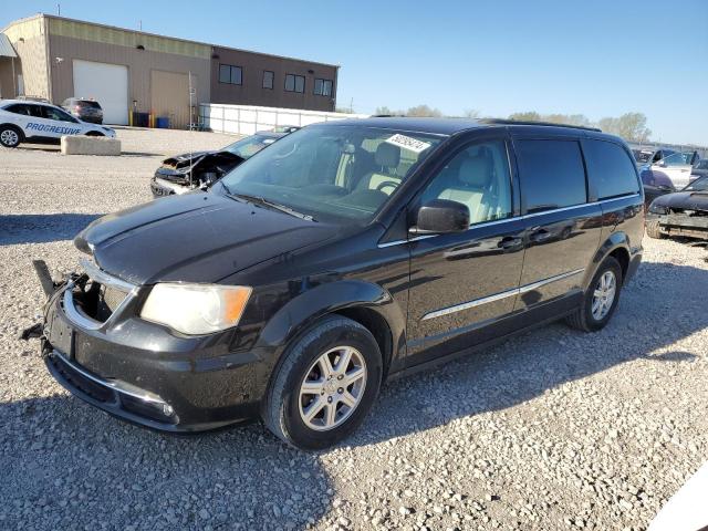 CHRYSLER TOWN & COU 2013 with VIN 2C4RC1BG4DR525640 - Photo from auction