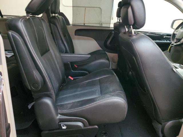 Photo 11 from auction – 2015 CHRYSLER TOWN & COU with VIN 2C4RC1CG1FR754312