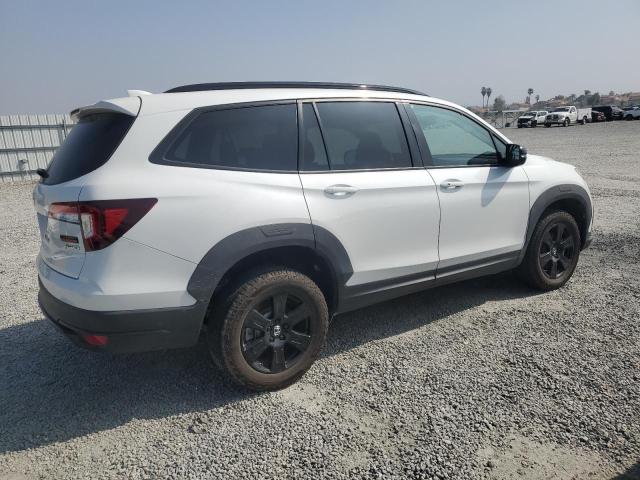 Photo 3 from auction – 2022 HONDA PILOT TRAI with VIN 5FNYF6H80NB077586