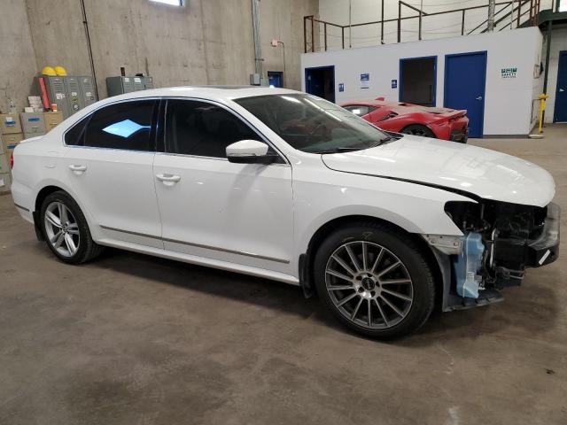 Photo 4 from auction – 2015 VOLKSWAGEN PASSAT SEL with VIN 1VWCV7A38FC106538