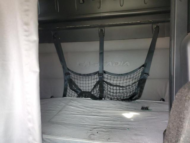 Photo 6 from auction – 2018 FREIGHTLINER CASCADIA 1 with VIN 3AKJHHDRXJSJR1332