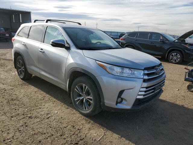Photo 4 from auction – 2018 TOYOTA HIGHLANDER with VIN 5TDBZRFH5JS893930