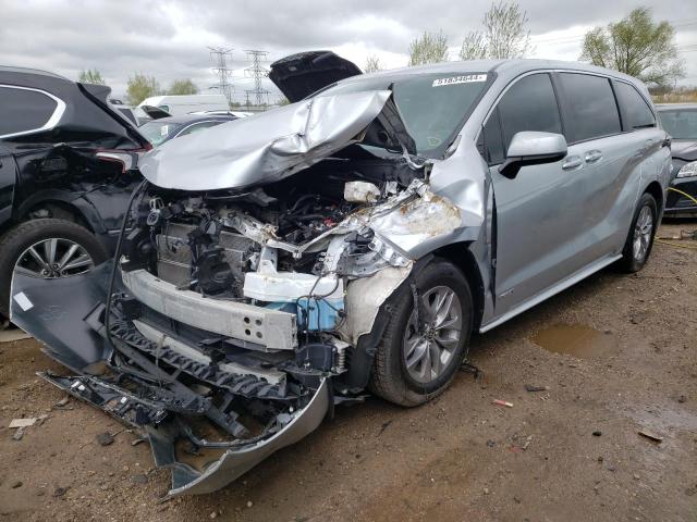 TOYOTA SIENNA LE 2021 with VIN 5TDKRKEC4MS048116 - Photo from auction