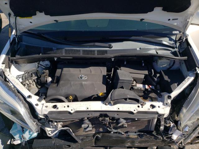 Photo 11 from auction – 2015 TOYOTA SIENNA XLE with VIN 5TDYK3DC8FS631152