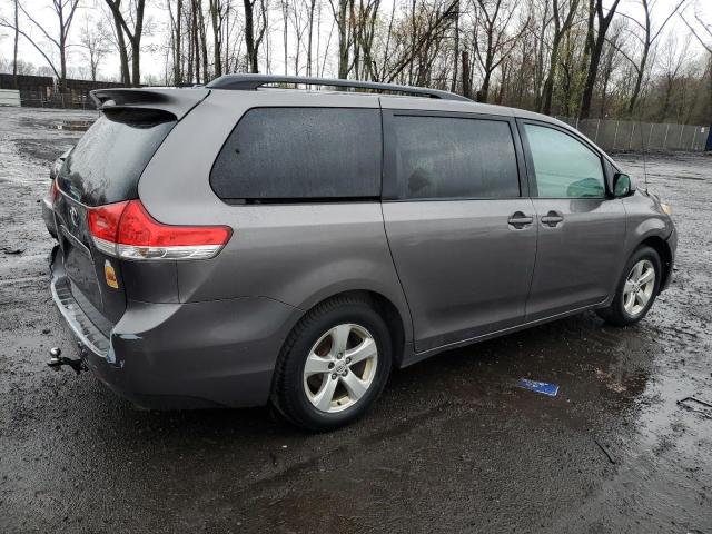 Photo 3 from auction – 2014 TOYOTA SIENNA LE with VIN 5TDKK3DC7ES433828