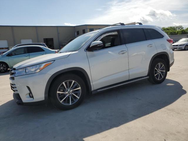 TOYOTA HIGHLANDER 2018 con VIN 5TDKZRFH1JS279635 - Foto de la subasta