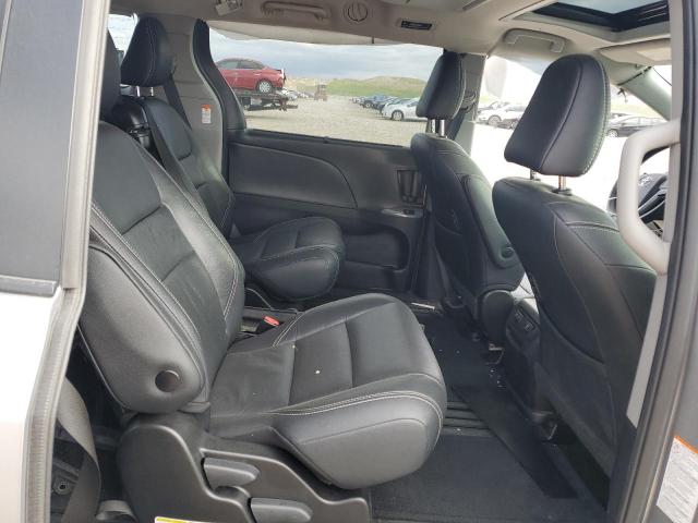 Photo 10 from auction – 2018 TOYOTA SIENNA SE with VIN 5TDXZ3DC7JS912374