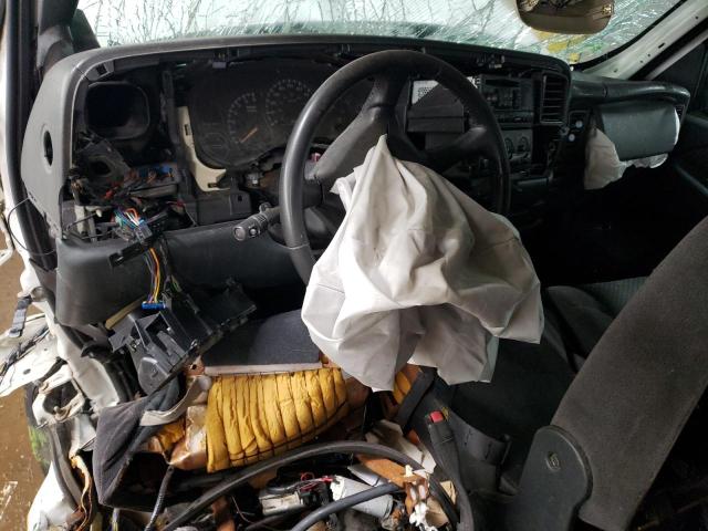 Photo 8 from auction – 2002 CHEVROLET AVALANCHE with VIN 3GNEK13T72G358052
