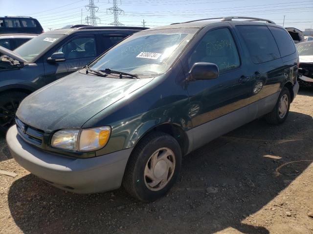 TOYOTA SIENNA LE 2000 with VIN 4T3ZF13C8YU259067 - Photo from auction