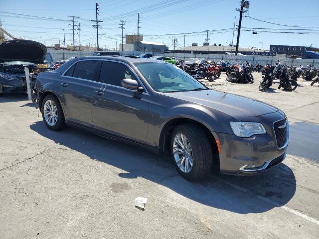Photo 4 from auction – 2017 CHRYSLER 300 LIMITE with VIN 2C3CCAAG8HH547079