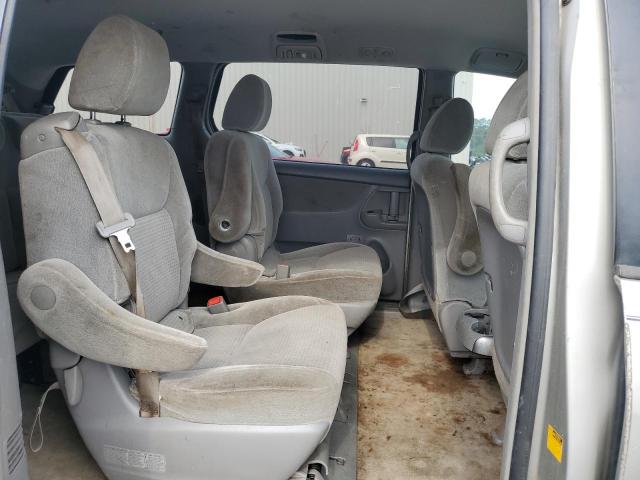 Photo 11 from auction – 2010 TOYOTA SIENNA CE with VIN 5TDKK4CC3AS334098