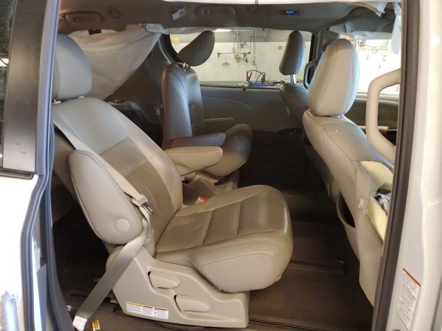 Photo 11 from auction – 2017 TOYOTA SIENNA XLE with VIN 5TDDZ3DC9HS154731