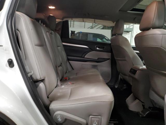 Photo 11 from auction – 2018 TOYOTA HIGHLANDER with VIN 5TDJZRFH3JS530960