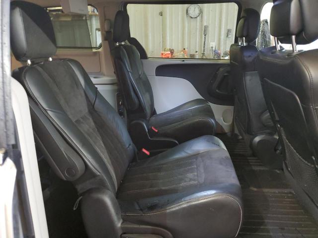 Photo 11 from auction – 2016 CHRYSLER TOWN & COU with VIN 2C4RC1JG3GR121850