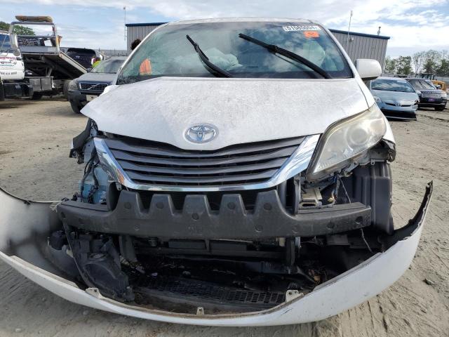 Photo 5 from auction – 2011 TOYOTA SIENNA XLE with VIN 5TDYK3DC5BS097635