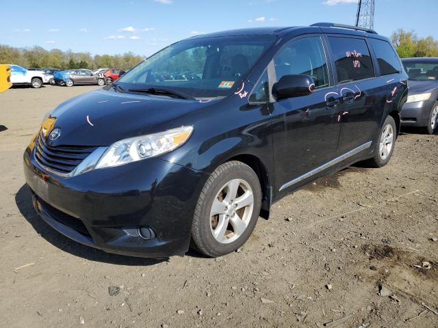 TOYOTA SIENNA LE 2017 with VIN 5TDKZ3DC3HS842375 - Photo from auction