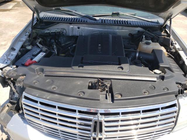 Photo 12 from auction – 2010 LINCOLN NAVIGATOR with VIN 5LMJJ2J50AEJ06484