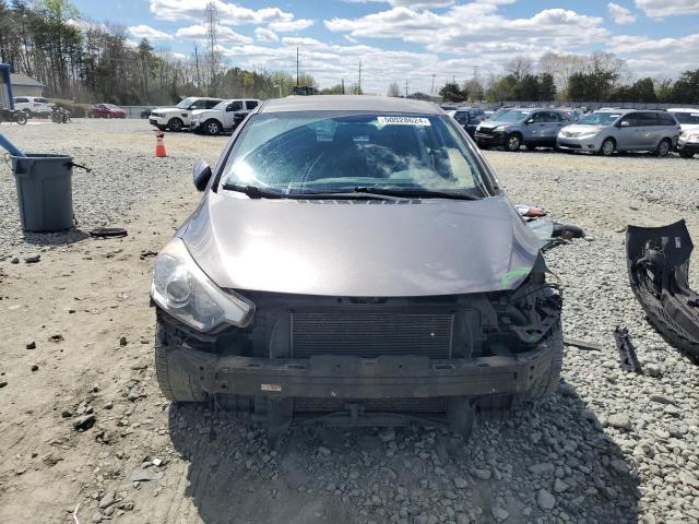 Photo 5 from auction – 2016 KIA FORTE LX with VIN KNAFK5A84G5630684