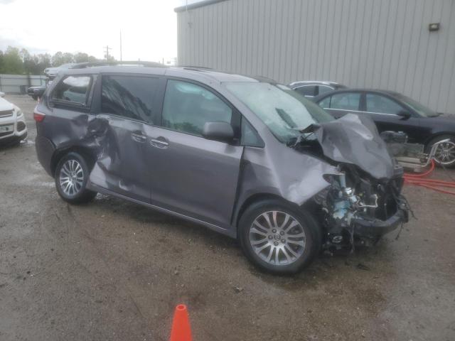 Photo 4 from auction – 2018 TOYOTA SIENNA XLE with VIN 5TDYZ3DC1JS965673