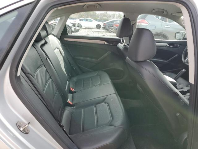 Photo 10 from auction – 2015 VOLKSWAGEN PASSAT S with VIN 1VWAT7A30FC102755