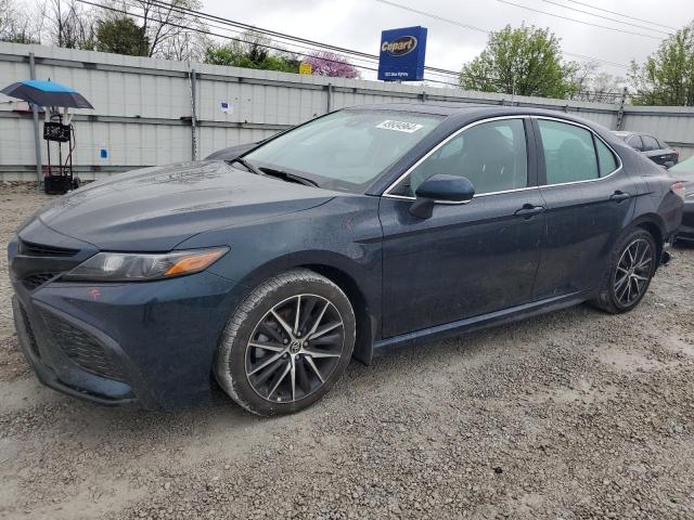 TOYOTA CAMRY SE 2021 with VIN 4T1T11AK2MU494792 - Photo from auction
