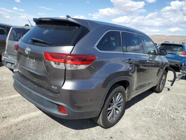 Photo 3 from auction – 2017 TOYOTA HIGHLANDER with VIN 5TDKZRFH7HS525260