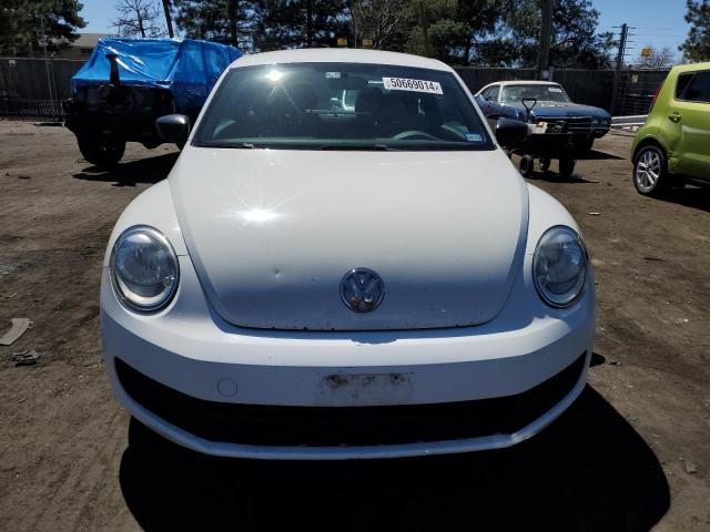 Photo 5 from auction – 2014 VOLKSWAGEN BEETLE with VIN 3VWFP7AT0EM623885