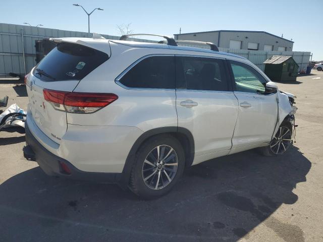 Photo 3 from auction – 2017 TOYOTA HIGHLANDER with VIN 5TDJZRFH0HS383880