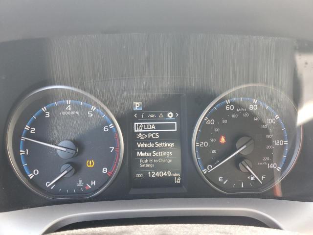 Photo 9 from auction – 2017 TOYOTA RAV4 LE with VIN JTMZFREV0HJ706132