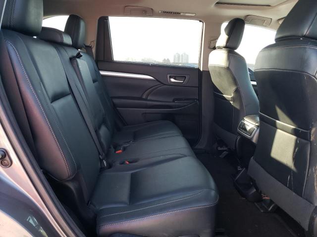 Photo 11 from auction – 2017 TOYOTA HIGHLANDER with VIN 5TDKZRFH8HS512789