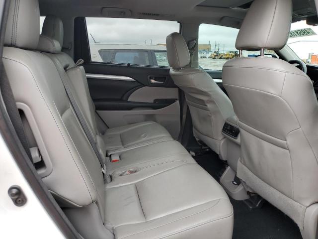 Photo 10 from auction – 2018 TOYOTA HIGHLANDER with VIN 5TDKZRFH8JS538122