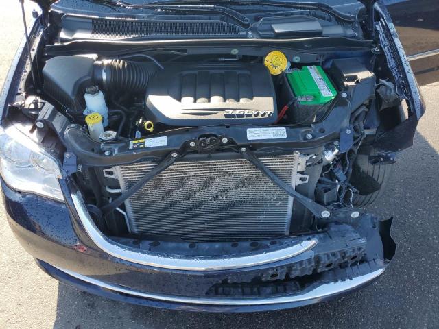 Photo 12 from auction – 2015 CHRYSLER TOWN & COU with VIN 2C4RC1BG9FR590079