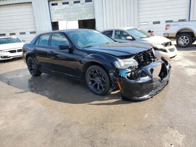 Photo 4 from auction – 2019 CHRYSLER 300 TOURIN with VIN 2C3CCAAGXKH609959