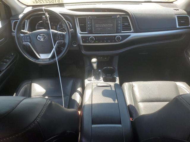 Photo 8 from auction – 2018 TOYOTA HIGHLANDER with VIN 5TDJZRFH9JS557290