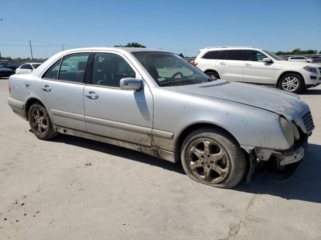 صورة رقم 4 من المزاد - 2002 MERCEDES-BENZ E 320 مع VIN WDBJF65J72B427186