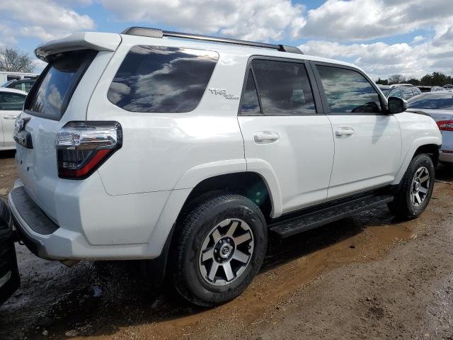 Photo 3 from auction – 2020 TOYOTA 4RUNNER SR with VIN JTEBU5JR6L5815409