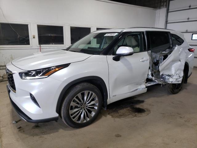 TOYOTA HIGHLANDER 2022 with VIN 5TDEBRCH9NS070980 - Photo from auction