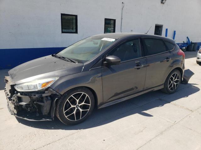 FORD FOCUS SE 2015 مع رقم تعريف المركبة 1FADP3K24FL357885 - صورة من المزاد