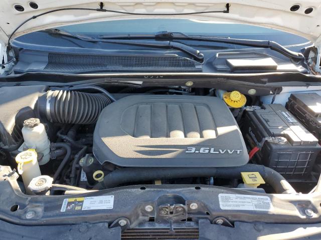 Photo 12 from auction – 2016 CHRYSLER TOWN & COU with VIN 2C4RC1BG3GR281063