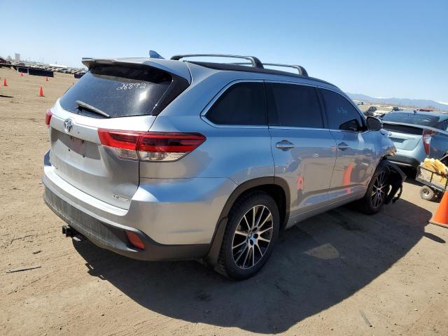 Photo 3 from auction – 2017 TOYOTA HIGHLANDER with VIN 5TDJZRFHXHS440795