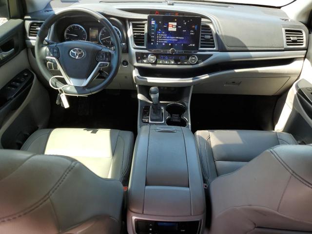 Zdjęcie 8 z aukcji – 2017 TOYOTA HIGHLANDER z VIN 5TDKZRFH7HS517241