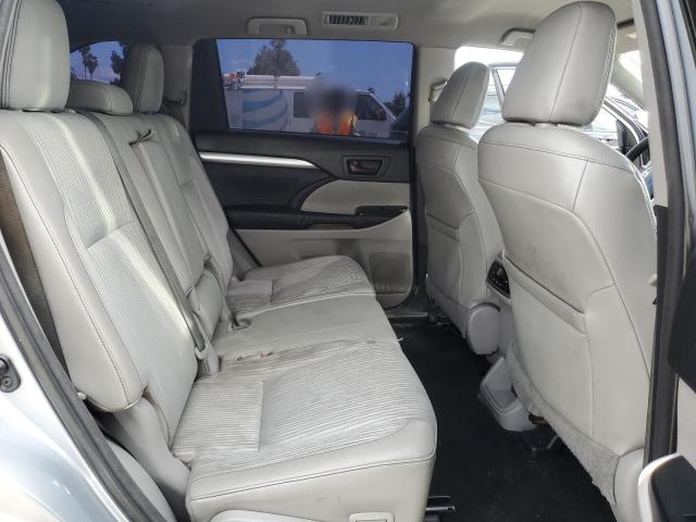 Photo 11 from auction – 2015 TOYOTA HIGHLANDER with VIN 5TDZKRFHXFS046668