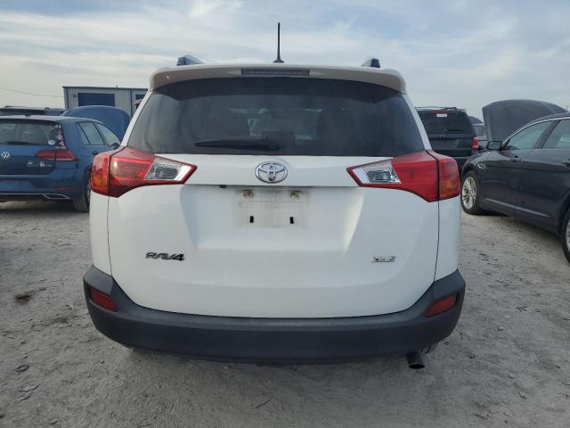 Photo 6 from auction – 2015 TOYOTA RAV4 XLE with VIN JTMWFREV2FJ044618